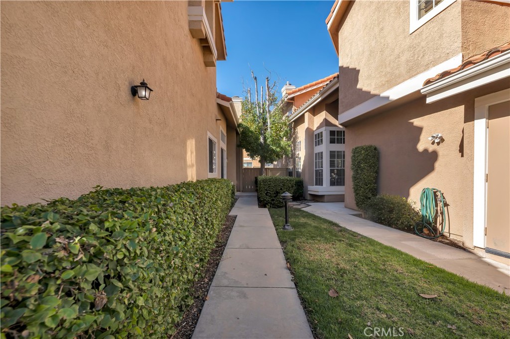 Capri West Oaks (832) - Residential Lease