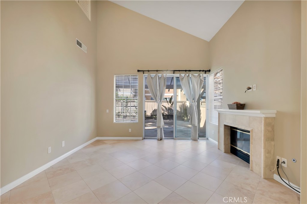 Capri West Oaks (832) - Residential Lease