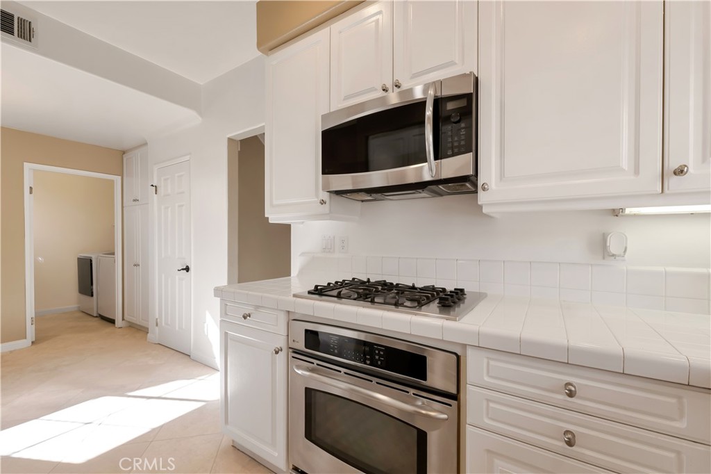 Capri West Oaks (832) - Residential Lease