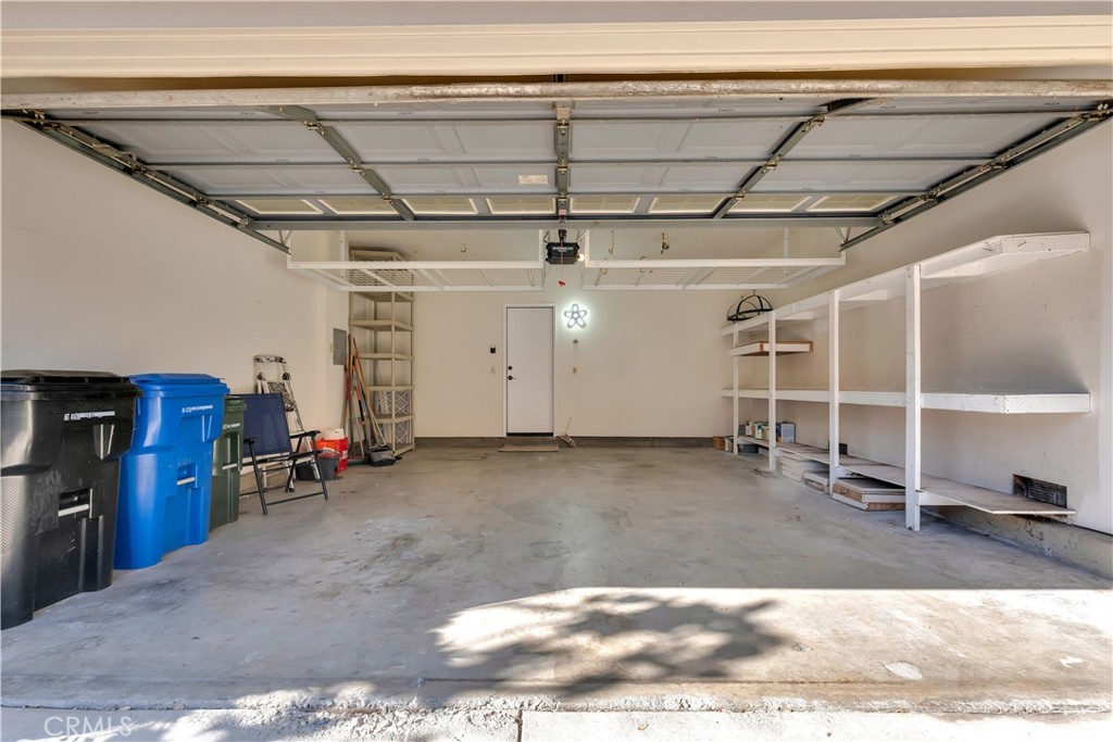 Capri West Oaks (832) - Residential Lease