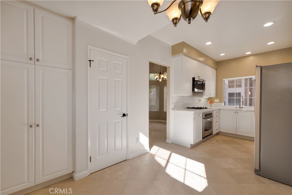 Capri West Oaks (832) - Residential Lease