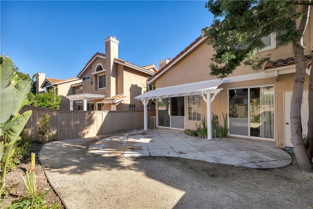 Capri West Oaks (832) - Residential Lease