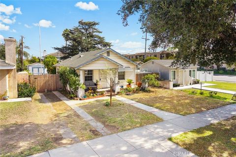 Photo of 904 N Dalton Avenue, Azusa, CA 91702 (MLS # WS25228318)