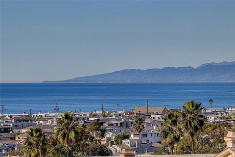 Photo of 204 N Poinsettia Ave, Manhattan Beach, CA 90266 (MLS # SB26017183)