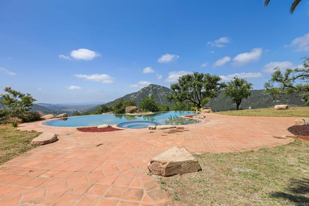 Valley Center - Residential