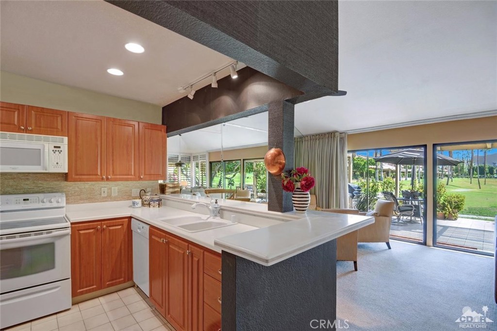 Woodhaven Country Cl - Residential