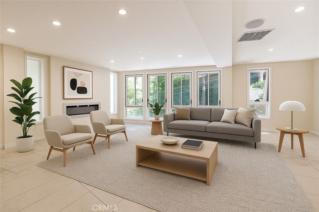 Photo of 1516 N Beverly Glen Boulevard, Los Angeles, CA 90077 (MLS # SR25237446)