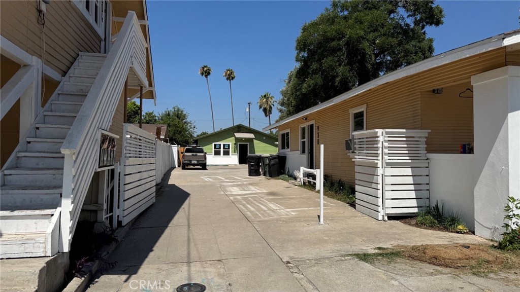 928 N Arrowhead Avenue