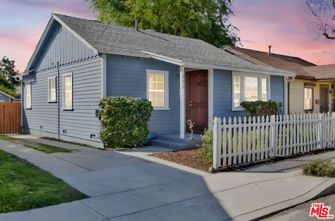Photo of 492 Vermont Street, Altadena, CA 91001 (MLS # 26658779)