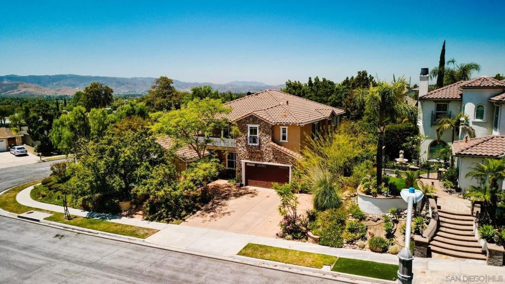 3703 Mandolin Ave