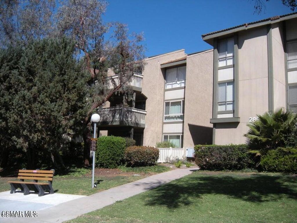 Photo of 286 Oakleaf Drive #23, Thousand Oaks, CA 91360 (MLS # 225005216)