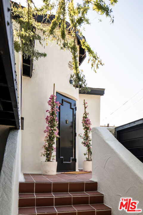 1726 N Occidental Boulevard