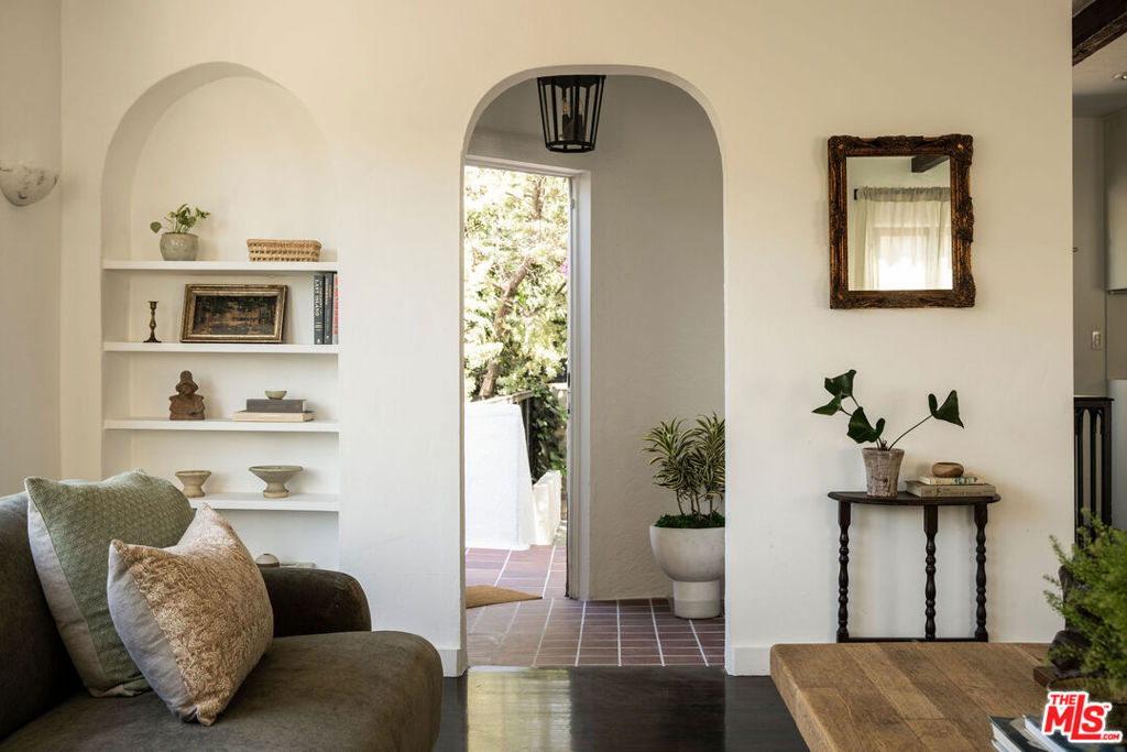 1726 N Occidental Boulevard