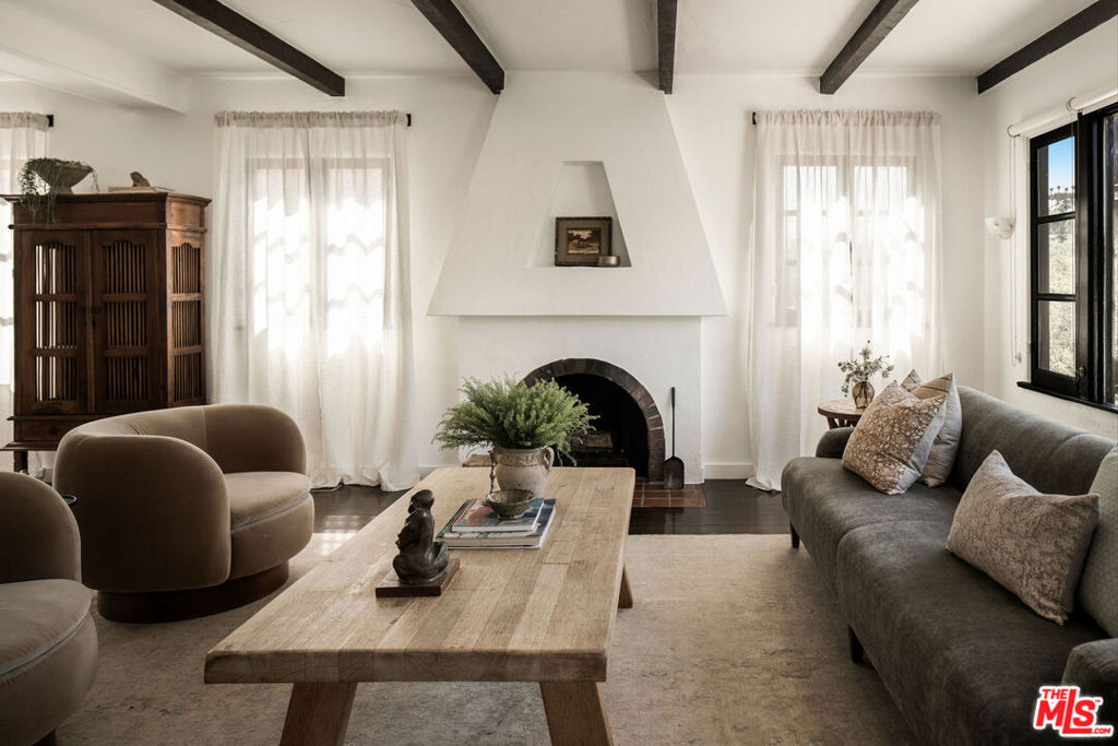 1726 N Occidental Boulevard