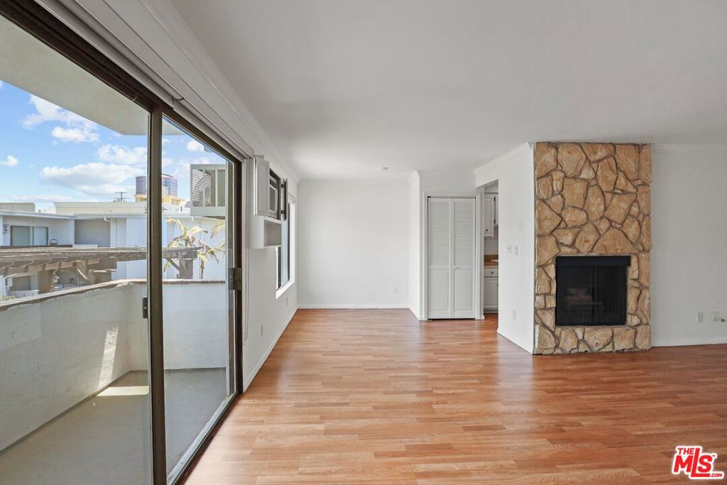 11908 Dorothy Street 102