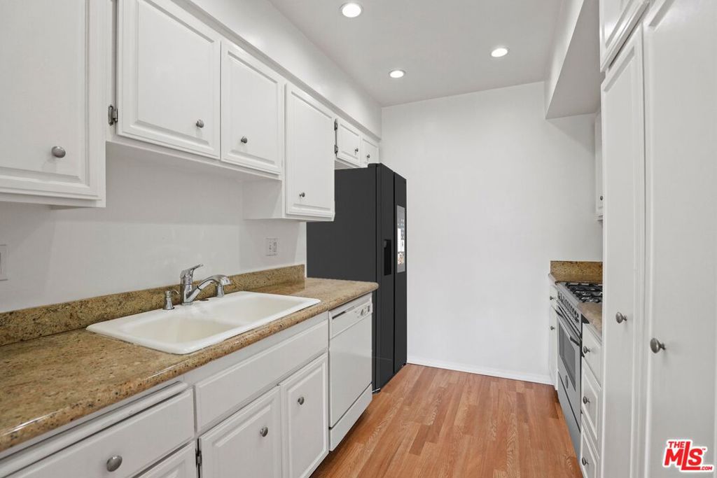 11908 Dorothy Street 102