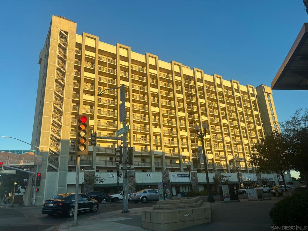 COME SEE THIS NICE CONDO IN THE HEART OF NATIONAL CITY. NEW VINYL FLOORING, FRESH PAINT AND GREAT VIEWS. CLOSE TO SCHOOLS, SHOPS, RESTAURANTS AND DOWNTOWN.