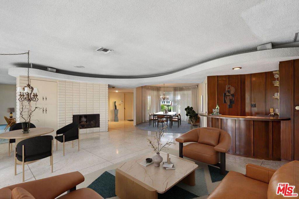 6619 S Bedford Avenue