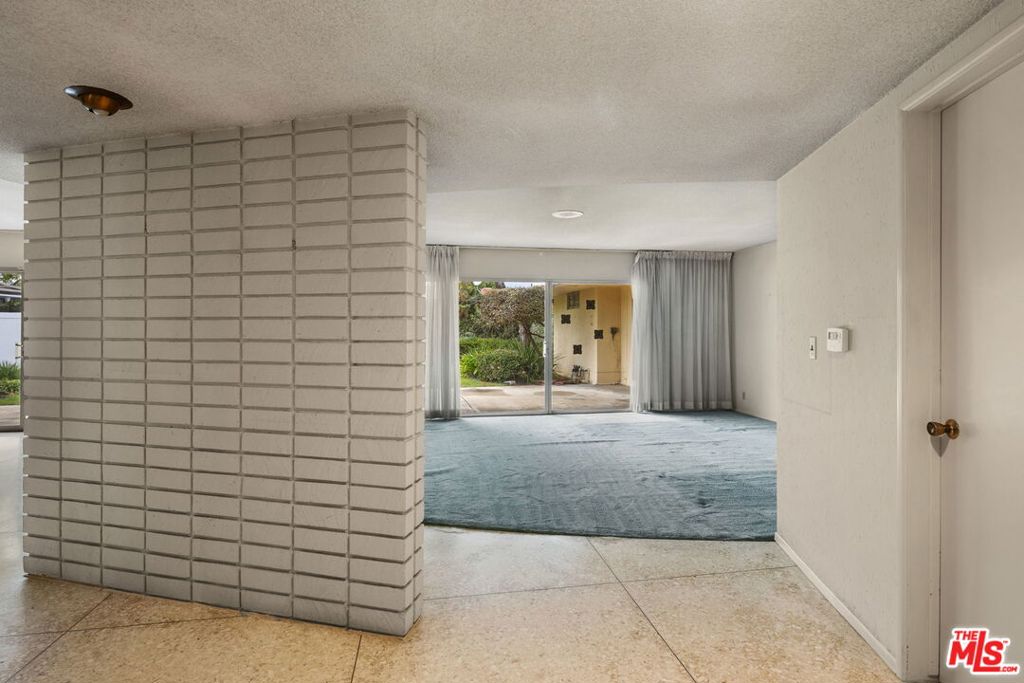 6619 S Bedford Avenue