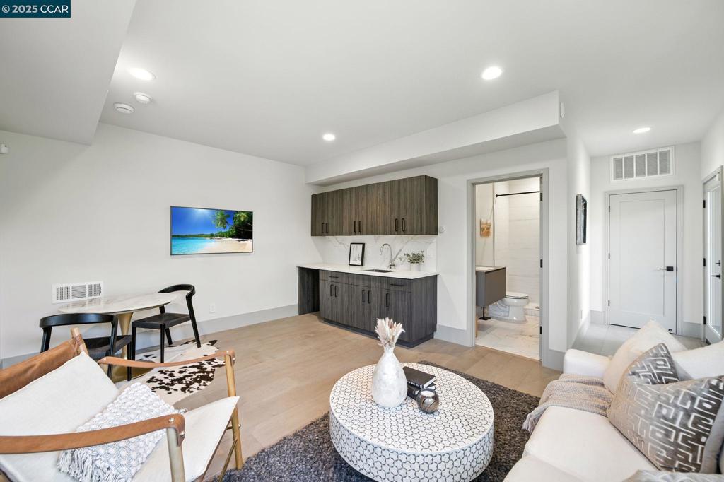 SLEEPY HOLLOW - Residential