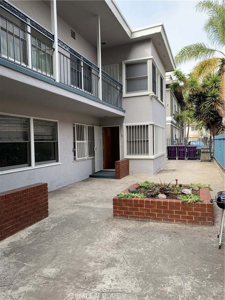 1055 E Broadway 3