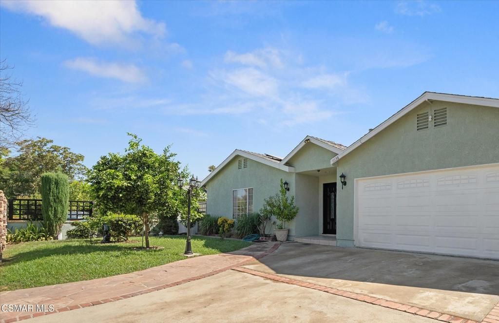 Photo of 11138 Collett Avenue, Granada Hills, CA 91344 (MLS # 225004279)