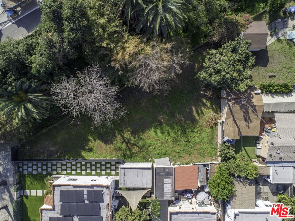 2303 2303 S Palm Grove Drive