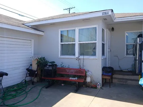 10811 S San Pedro Street, Los Angeles, CA 90061 - MLS#: PW25049238