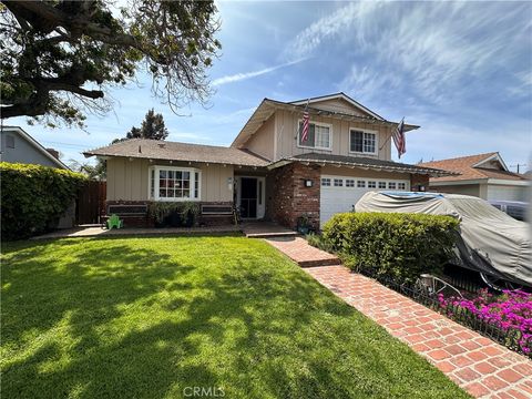Photo of 9392 Greenwich Dr, Huntington Beach, CA 92646 (MLS # OC26066731)