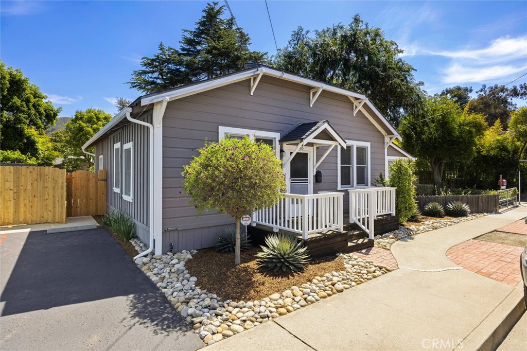 1516 Toro Street