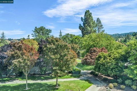 Photo of 1935 Golden Rain Rd Rd #1, Walnut Creek, CA 94595 (MLS # 41132519)