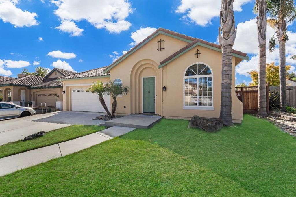 Photo of 15 Stony Brook Circle, Salinas, CA 93906 (MLS # ML82024797)