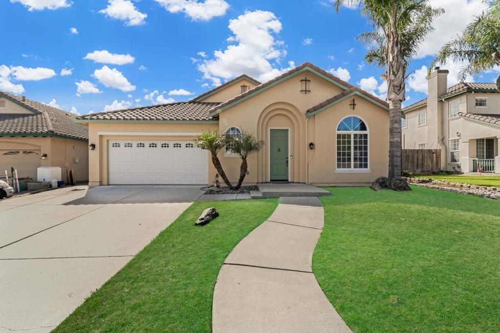 Photo of 15 Stony Brook Circle, Salinas, CA 93906 (MLS # ML82024797)