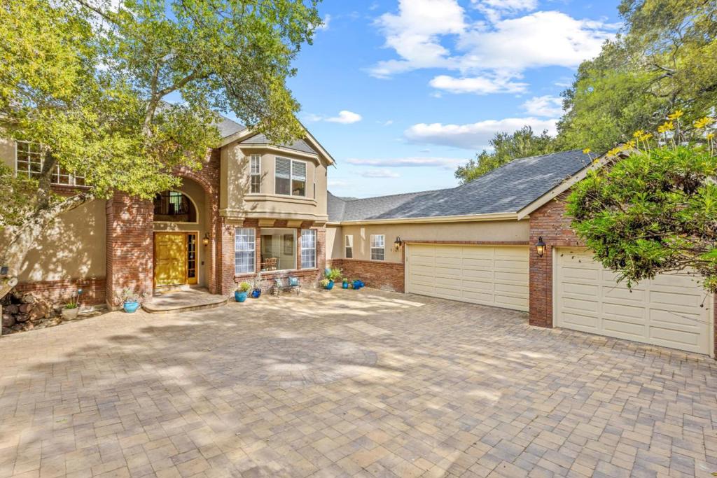 17417 Blue Jay Drive