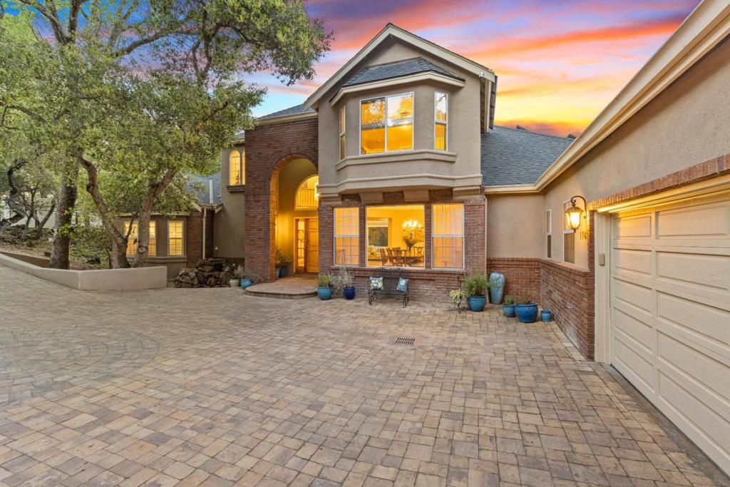 17417 Blue Jay Drive