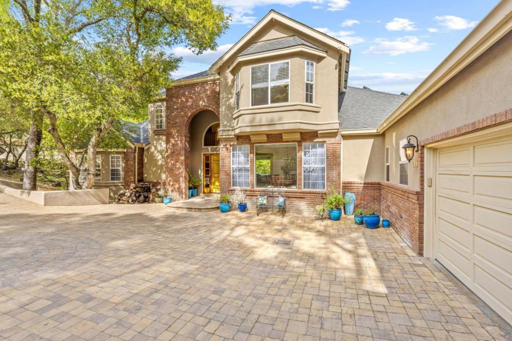 17417 Blue Jay Drive