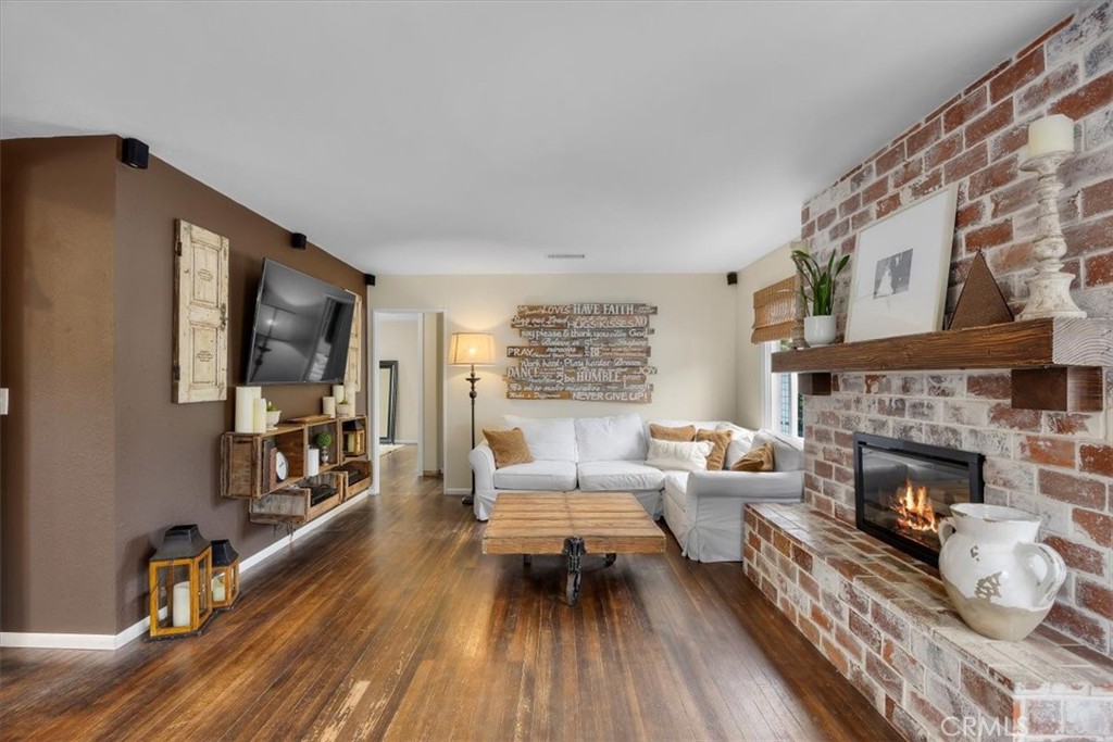 505 W Maple Avenue