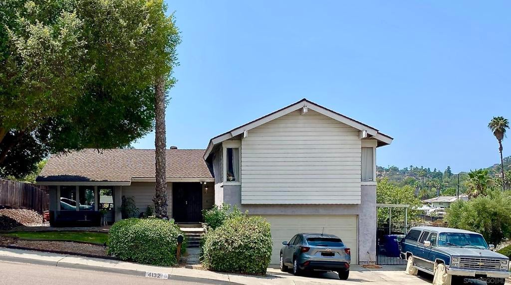 4132 Palm Tree Court