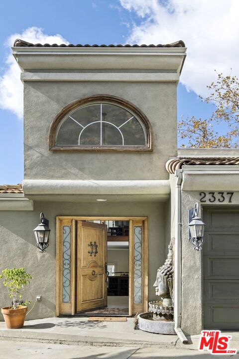 2337 N Beverly Glen Boulevard