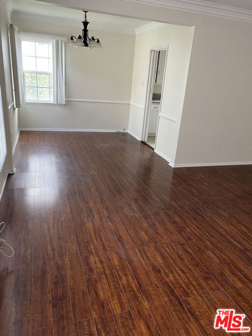 Spacious light and bright 900 SF+/- one bedroom unit in quiet 4 unit apartment building. just steps to Beverly Hills, great natural light 3 direction exposure, large bedroom great closet space, bathroom has separate stall shower and a tub, spacious kitchen with granite counter tops, tile floor and appliances.  Newly freshly painted and ready to be moved in.  No adjoining walls except by the bathroom. Conveniently located near many places of worship, public transportation, . . . . . . Easy to show.