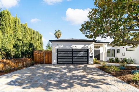 Photo of 12536 Paseo Flores, Saratoga, CA 95070 (MLS # ML82038749)