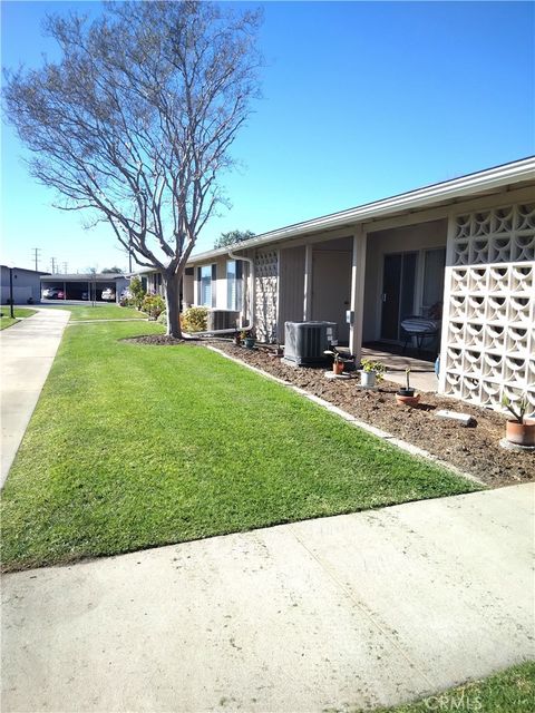 Photo of 13061 Del Monte Dr 277C M-11 Dr, Seal Beach, CA 90740 (MLS # PW25174280)