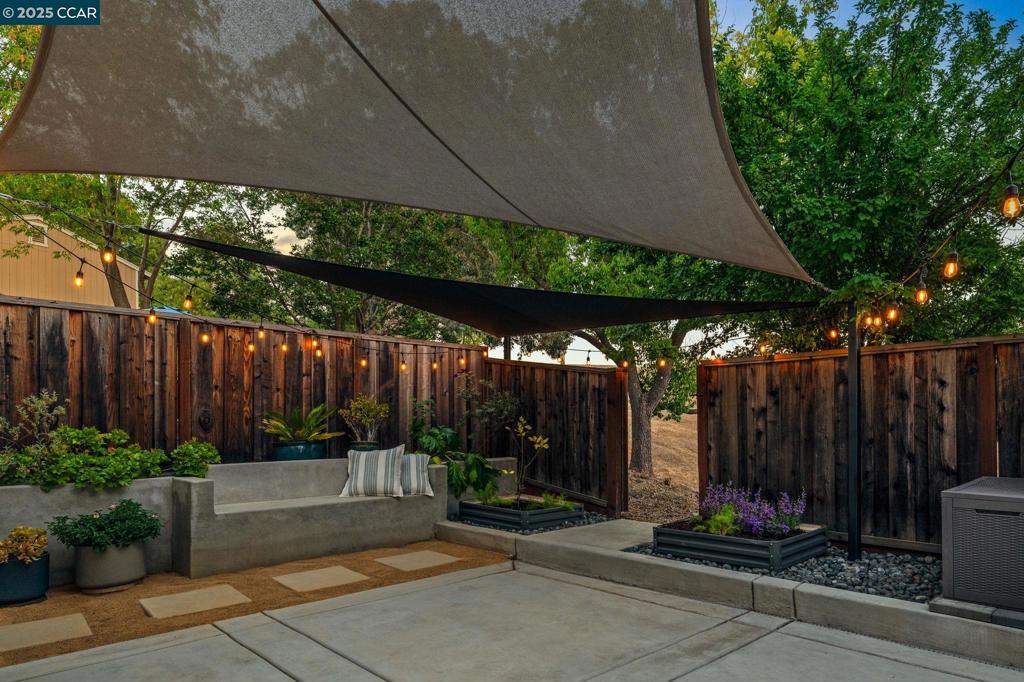 SUNRISE RIDGE - Residential