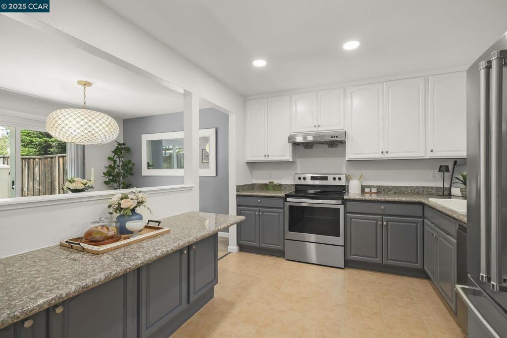 SUNRISE RIDGE - Residential