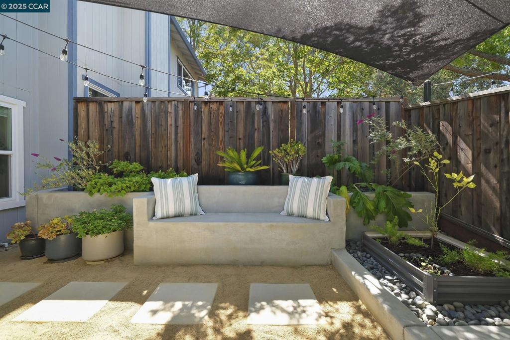 SUNRISE RIDGE - Residential