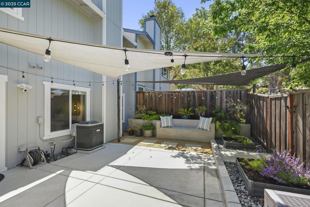 SUNRISE RIDGE - Residential