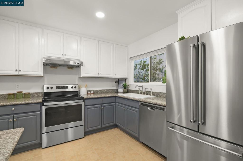 SUNRISE RIDGE - Residential