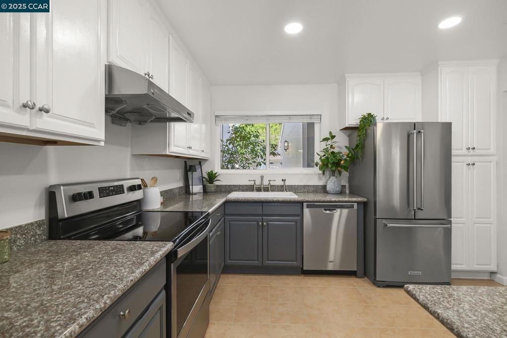 SUNRISE RIDGE - Residential