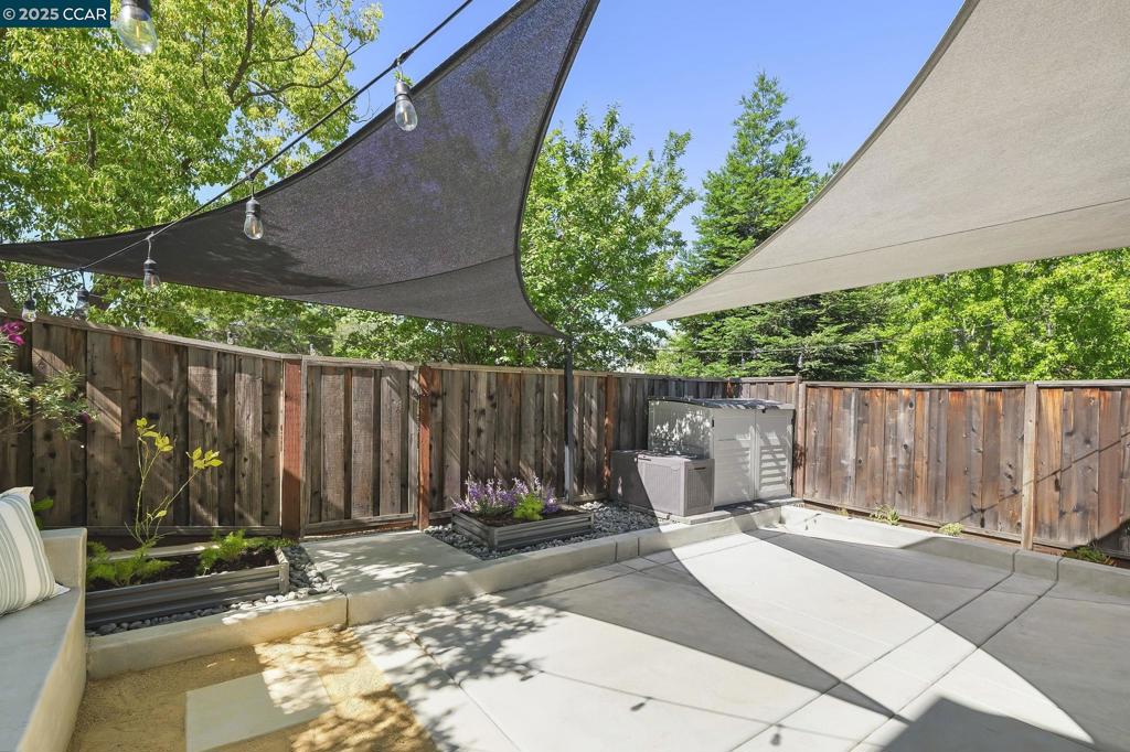 SUNRISE RIDGE - Residential