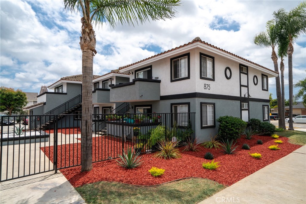 875 N Olive